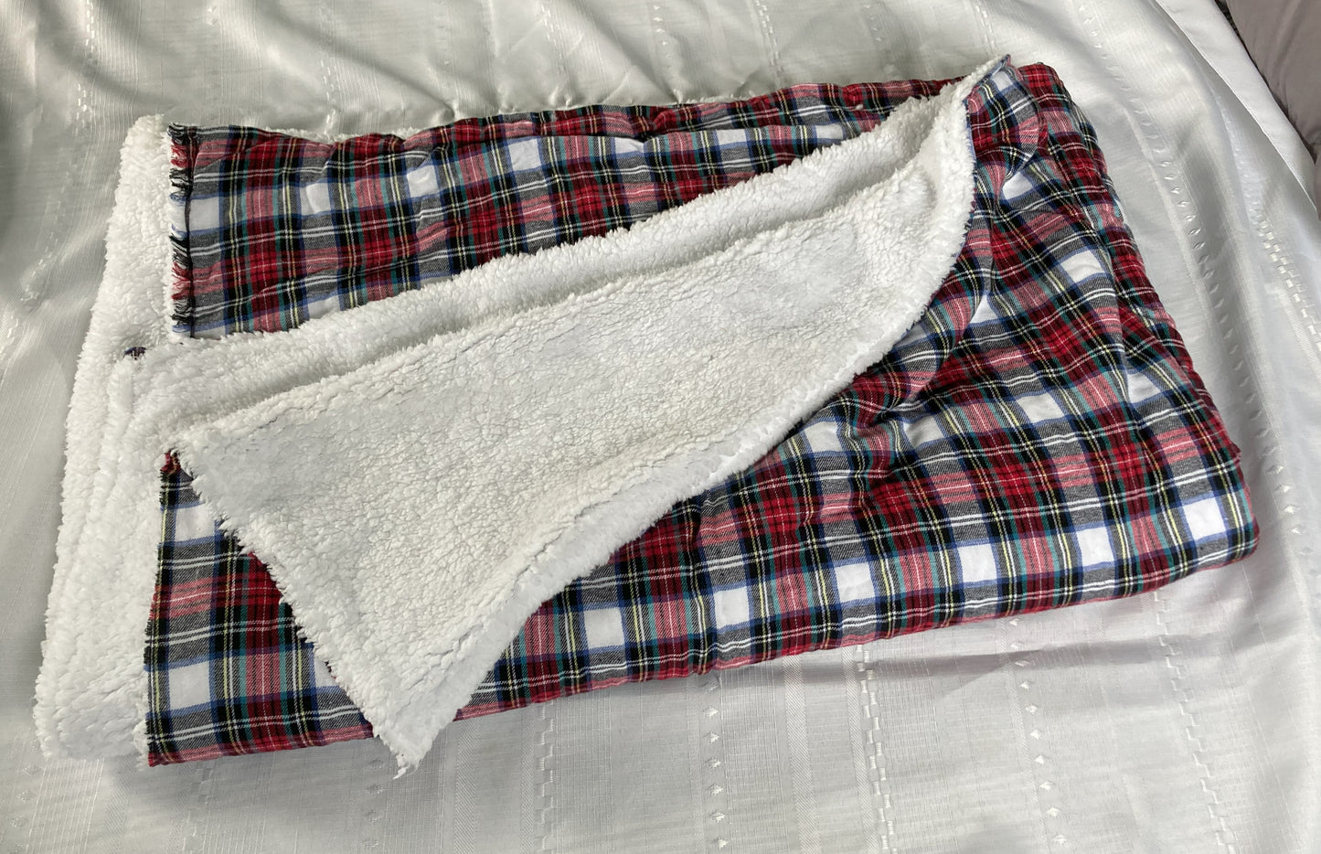 Thick Flannel & Sherpa Lined Blanket